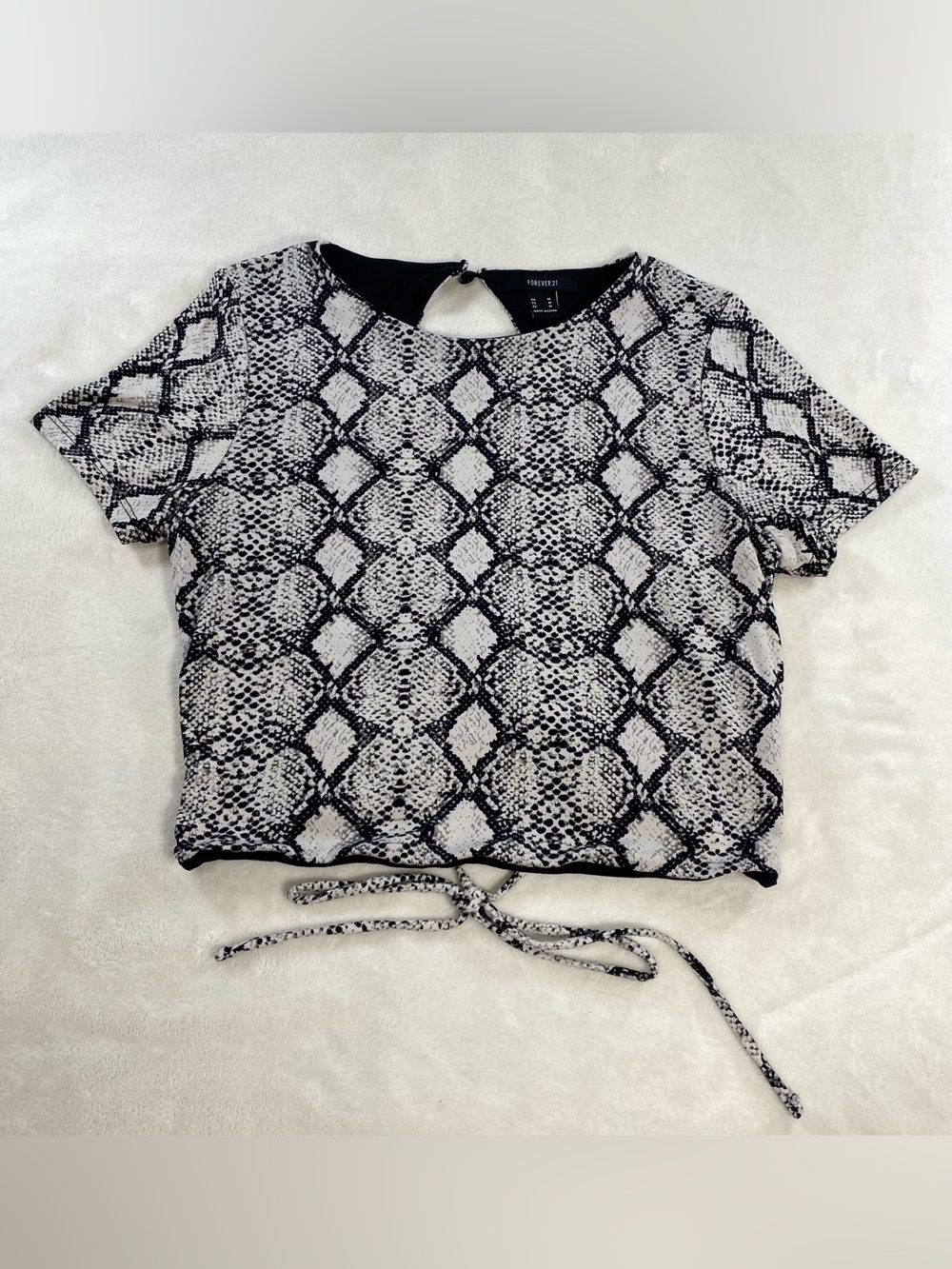 Forever 21 Snakeskin Print Crop Top Back Cutout Tie Hem Size Medium